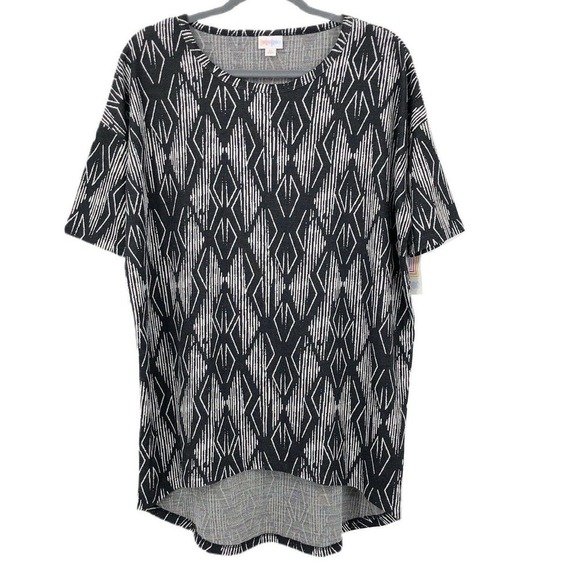 Lularoe Irma Top Black & White Ikat Print Size XS High Low Tunic Half Sleeve NWT - Picture 1 of 12
